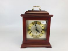 A MODERN MAHOGANY CASED MANTEL CLOCK MARKED "RAPPORT LONDON", WESTMINSTER CHIME H 33CM.