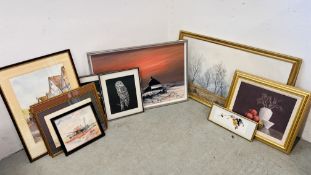 A GROUP OF 10 ASSORTED ARTWORKS TO INCLUDE ORIGINAL EXAMPLES WATERCOLOUR OF STREET SCENE BY WALTER