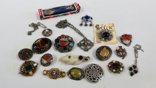 BOX CONTAINING GOOD SELECTION OF MIXED SCOTTISH MIRACOL STONE SET BROOCHES + BOXED SPOON AND RABBIT