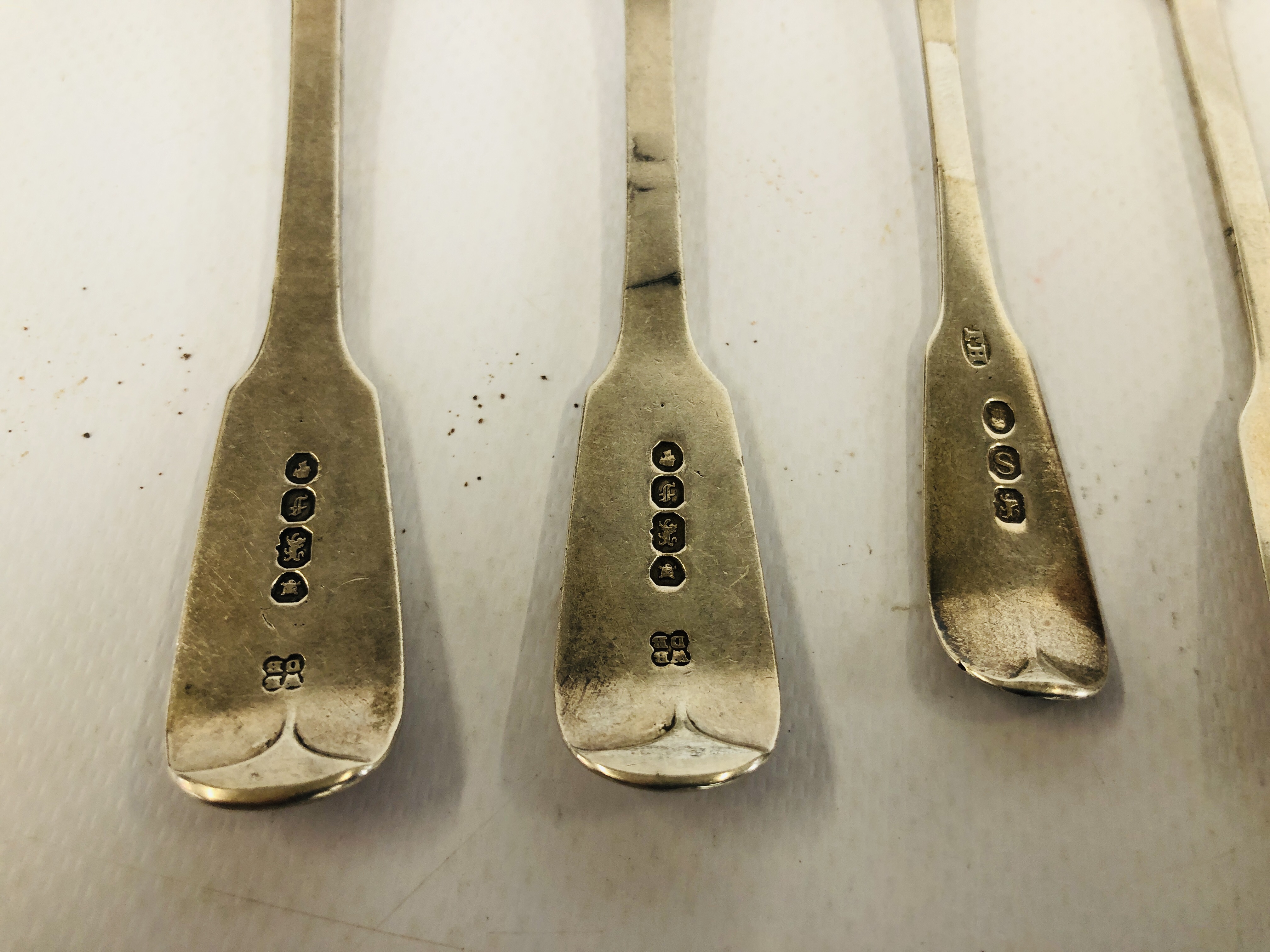 A MIXED GROUP OF EIGHT SILVER FIDDLE PATTERN TEASPOONS, DIFFERENT DATES AND MAKERS, - Image 8 of 11