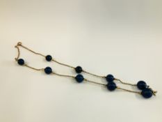 A 9CT GOLD NECKLACE SET WITH BLUE HARDSTONE BEADS A/F