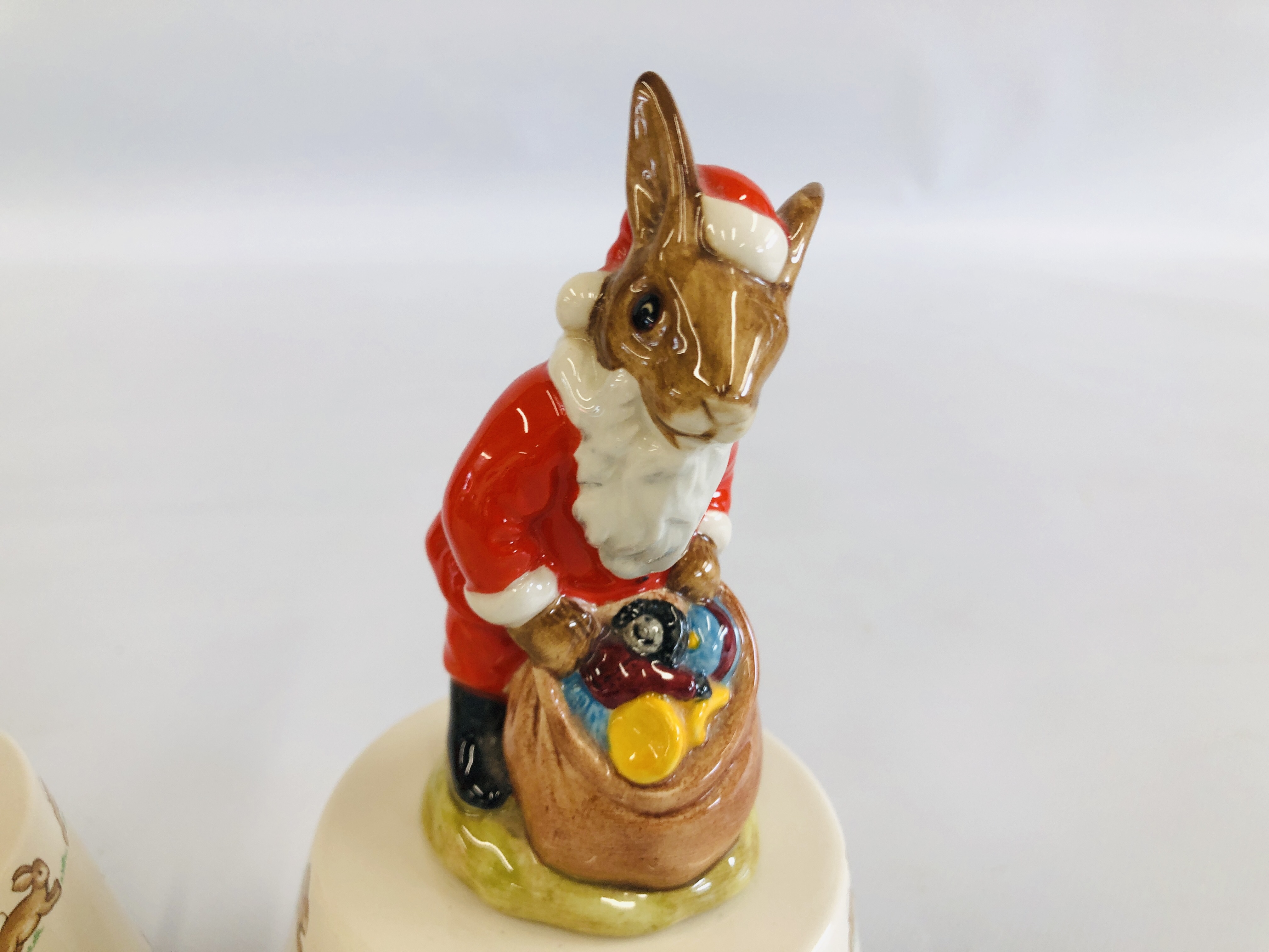 3 ROYAL DOULTON BUNNIKINS MUSIC BOXES TO INCLUDE CHRISTMAS, BIRTHDAYS AND EASTER. - Image 4 of 5