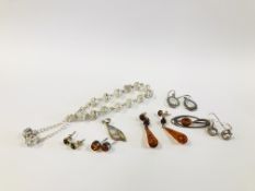 A MODERN BRACELET MARKED 925 ALONG WITH 3 PAIRS OF AMBER EARRINGS, AMBER BROOCH,