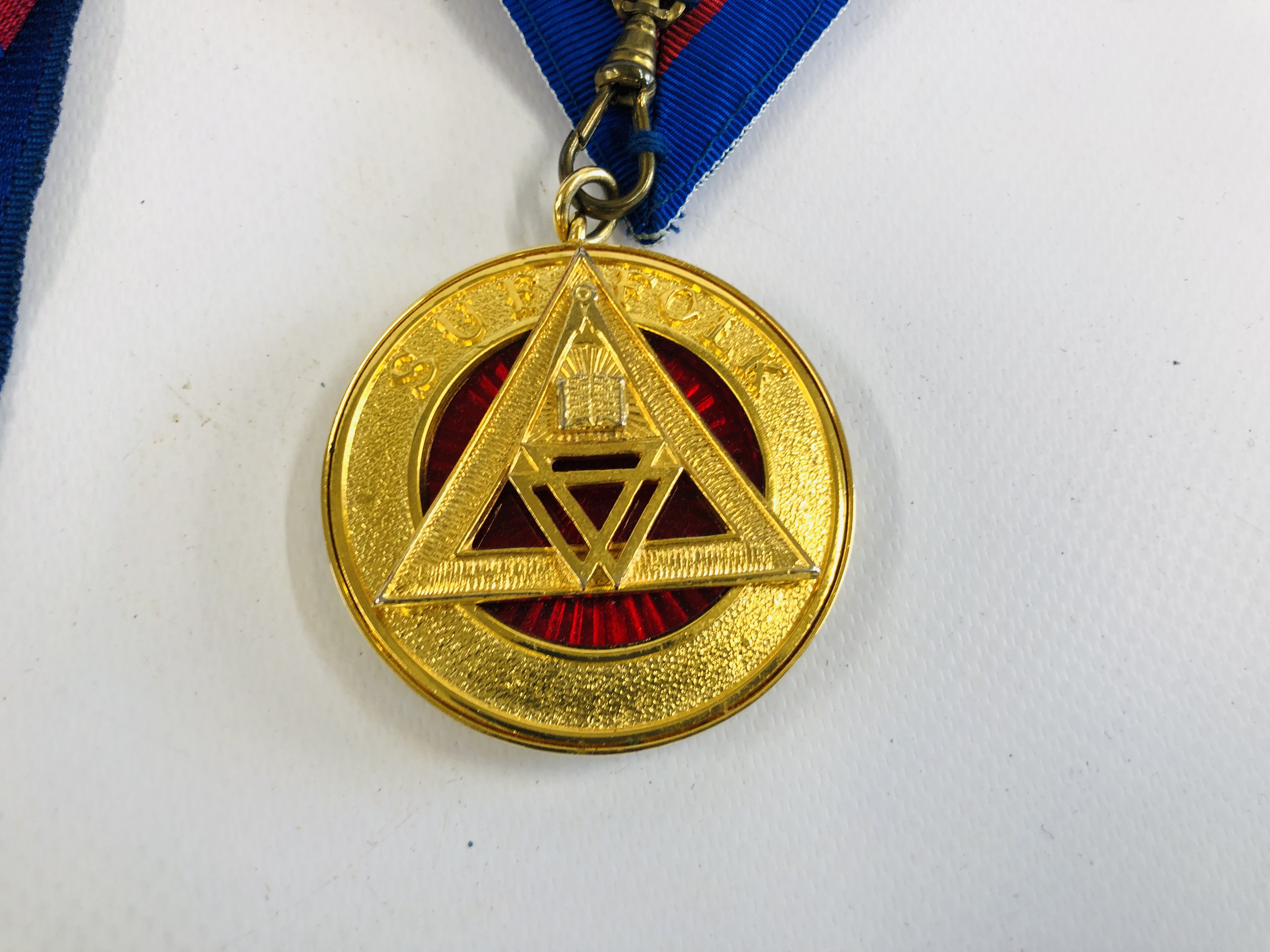 A GROUP OF SUPREME GRAND CHAPTER MASONIC REGALIA IN CARRY CASE. - Image 4 of 8