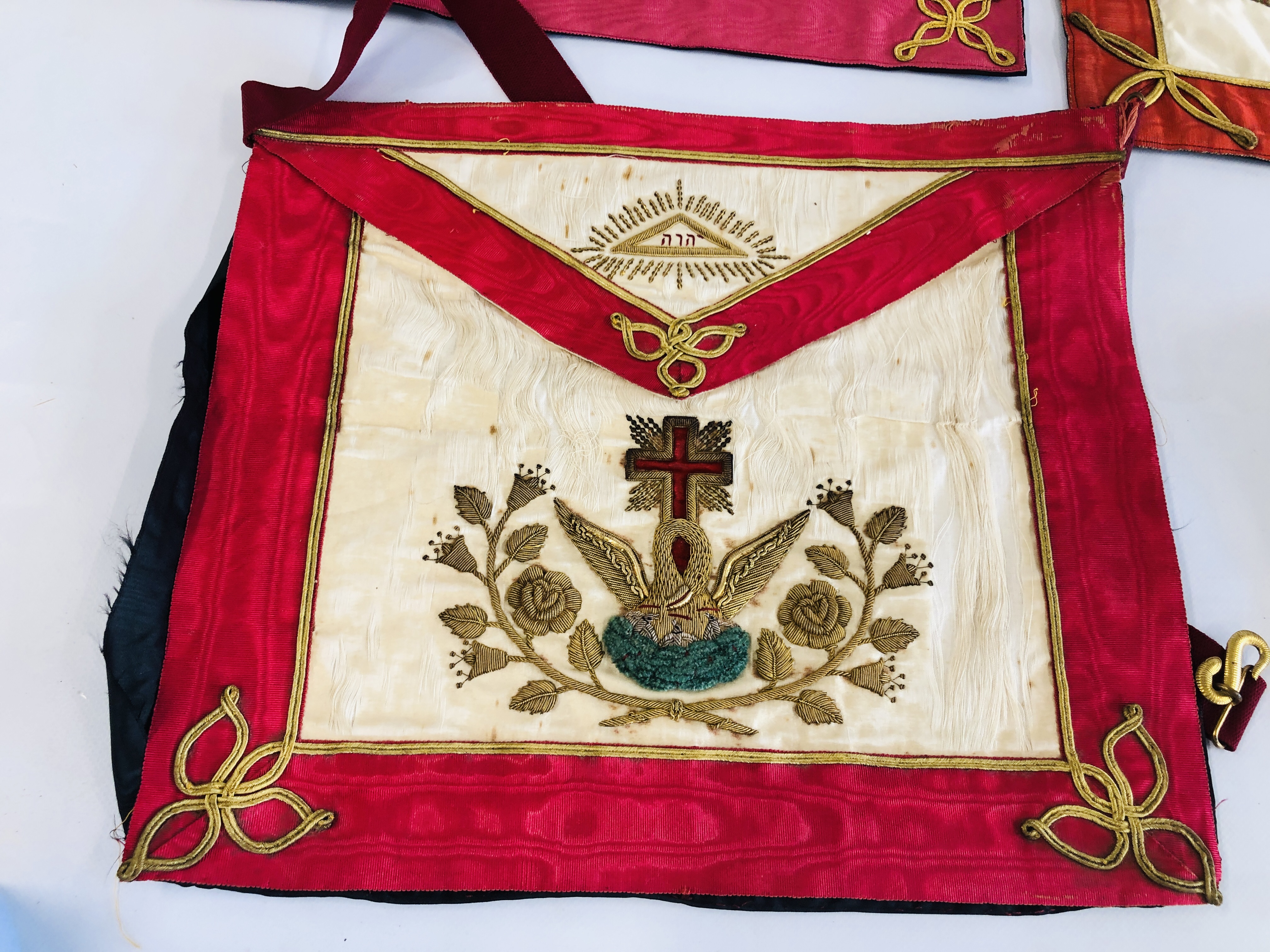 A GROUP OF 8 ELABORATE VINTAGE MASONIC APRONS. - Image 6 of 9