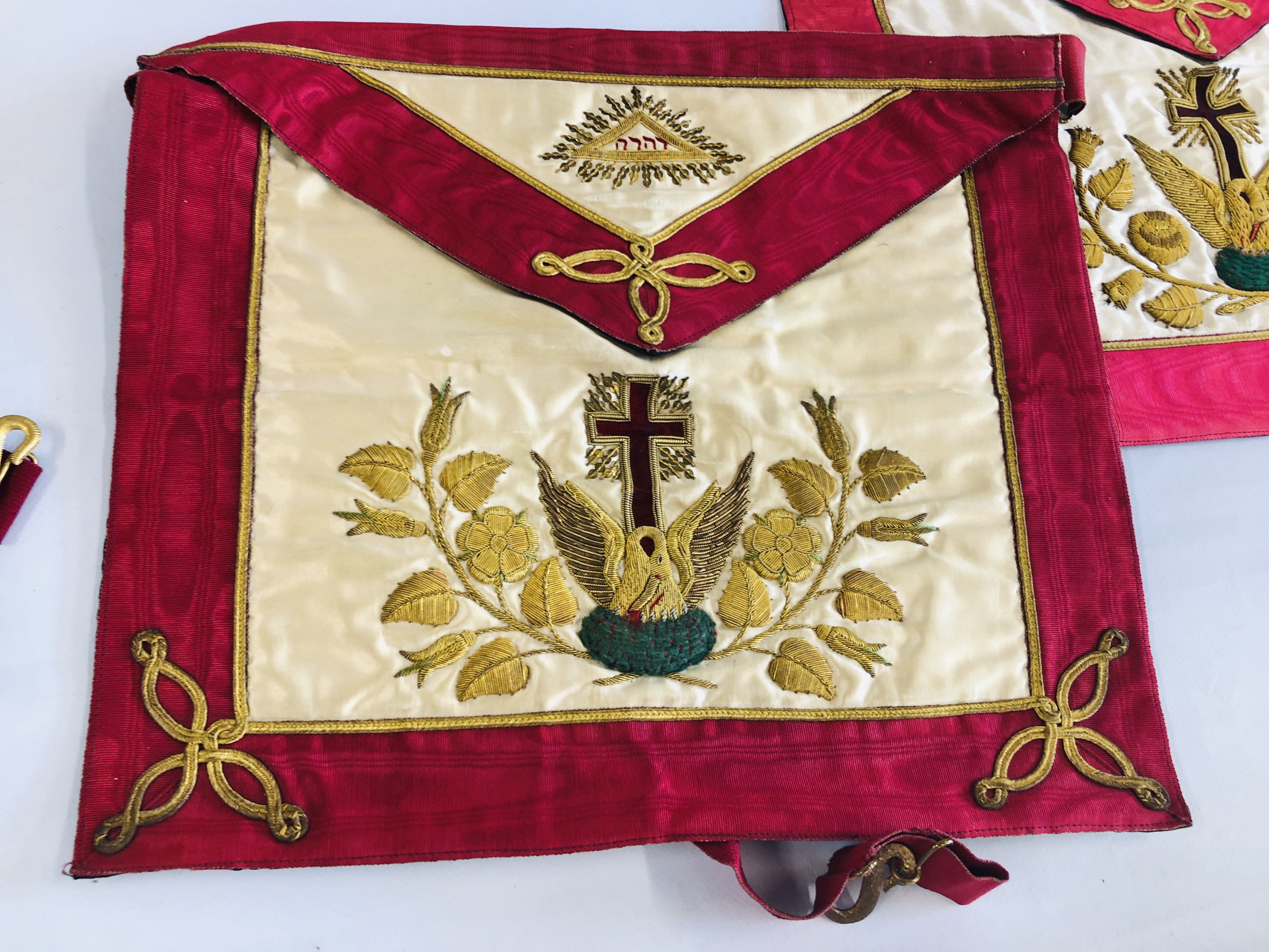 A GROUP OF 8 ELABORATE VINTAGE MASONIC APRONS. - Image 7 of 9