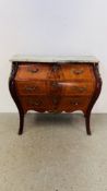 A C20th LOUIS XV STYLE THREE DRAWER COMMODE WITH MARBLE TOP.