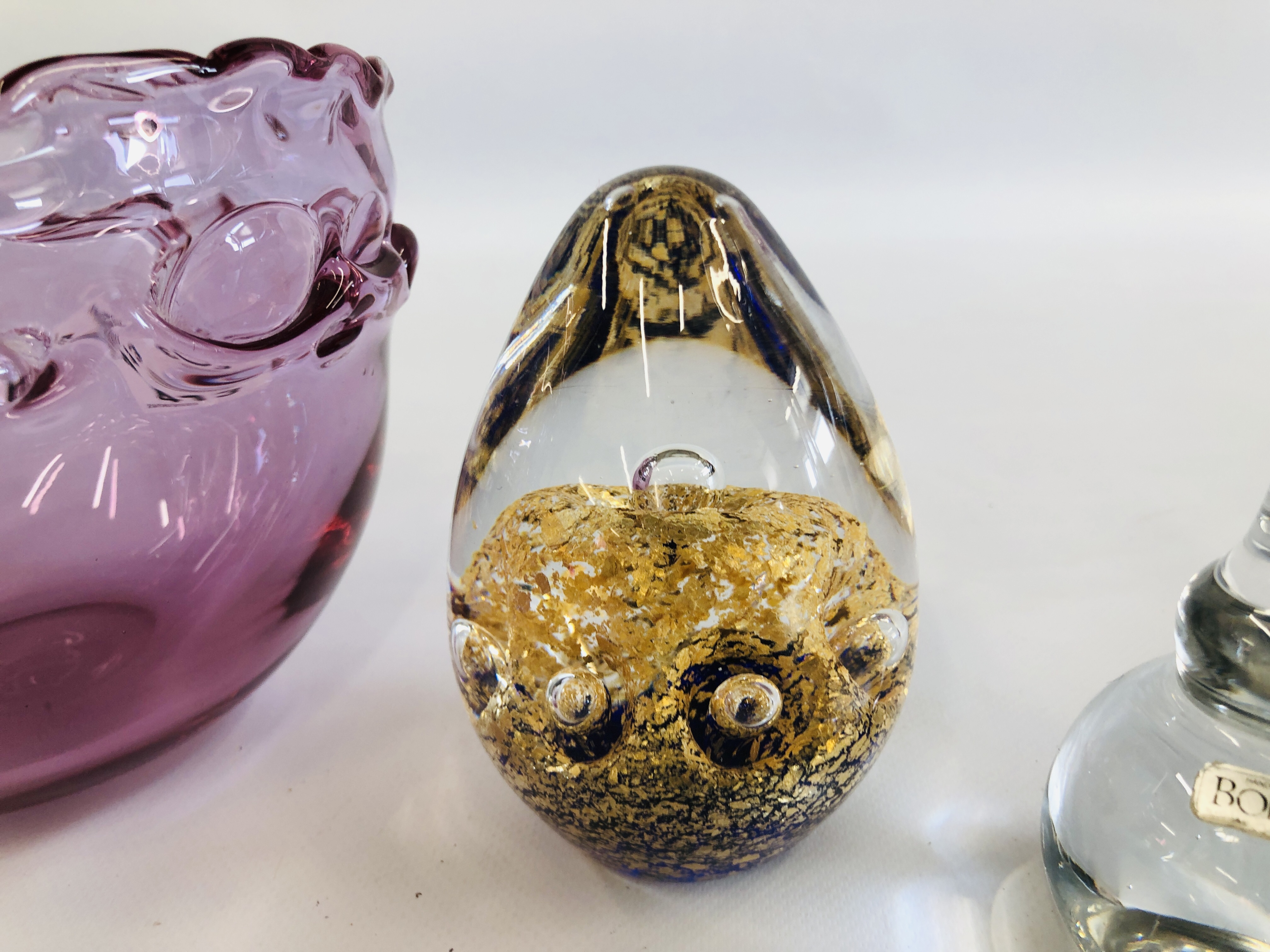 3 DESIGNER ART GLASS PIECES TO INCLUDE VASE MARKED BODA, - Image 4 of 7