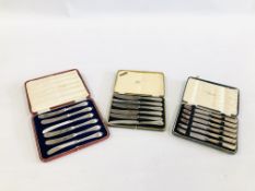 SET OF SIX CASED TEA KNIVES WITH SILVER HANDLES, SHEFFIELD ASSAY 1937,