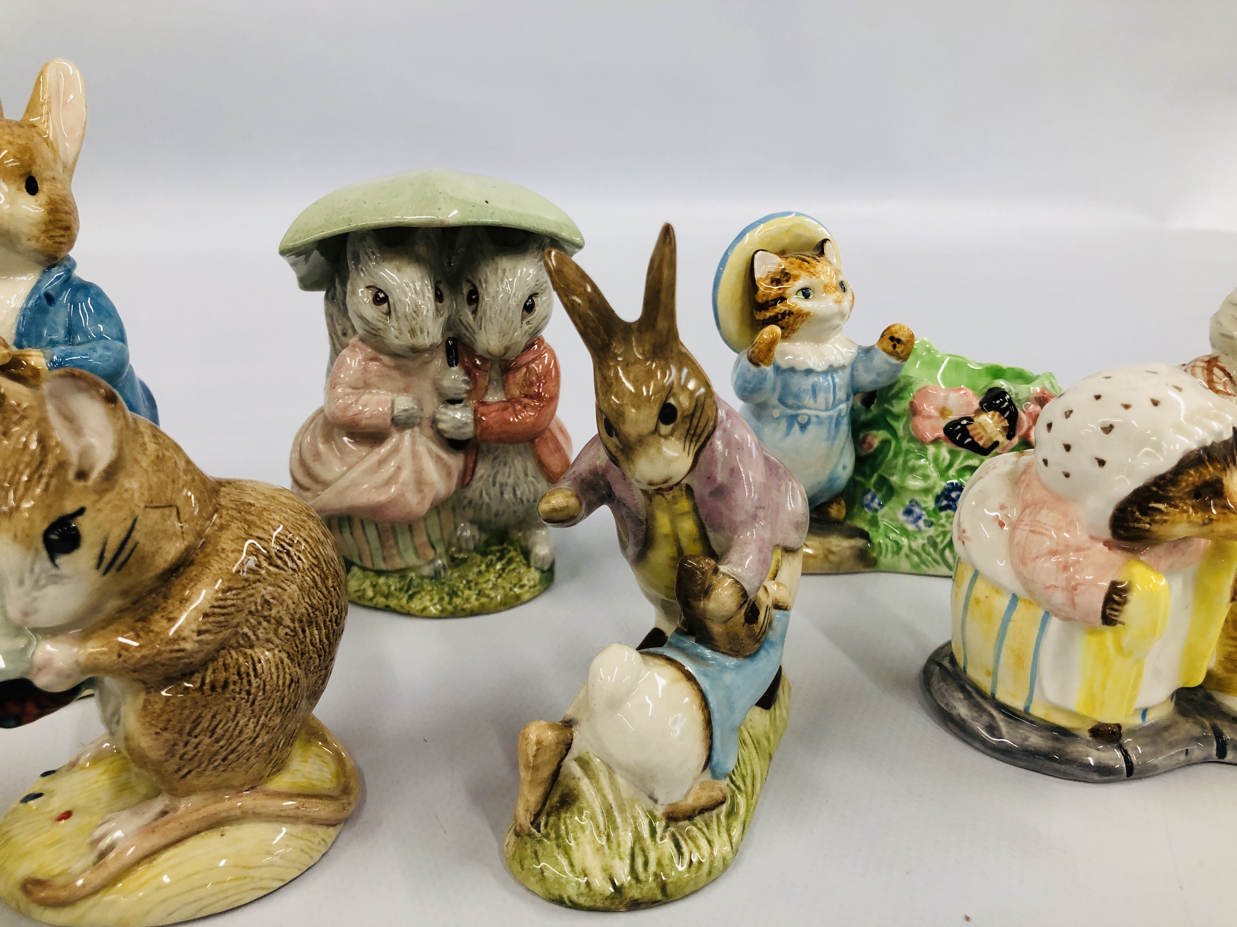 A COLLECTION OF BEATRIX POTTER FIGURES TO INCLUDE ROYAL ALBERT & BESWICK EXAMPLES (9 PIECES). - Image 3 of 6