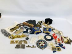 A COLLECTION OF MASONIC REGALIA AND COLLECTIBLES TO INCLUDE LEATHER BELTS AND GLOVES, SASH,