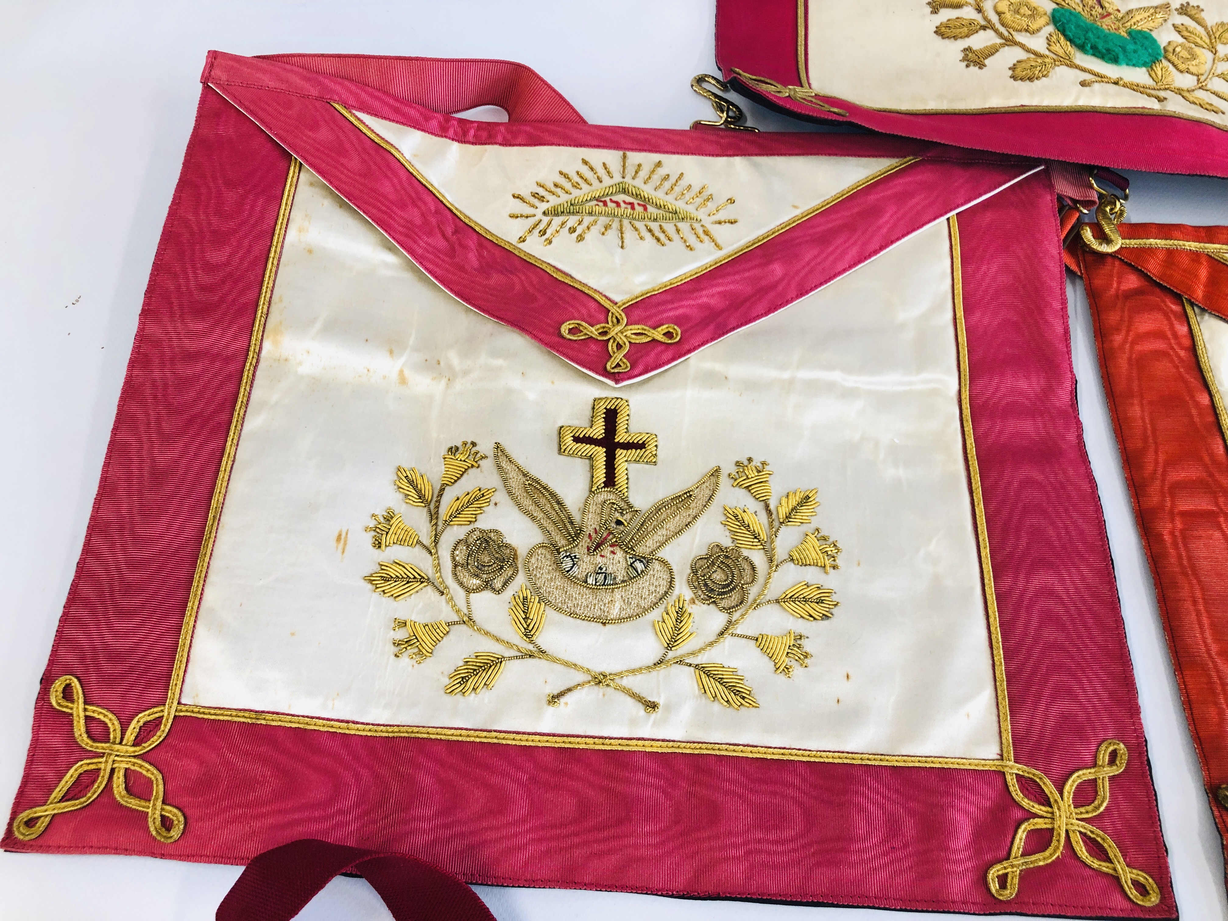 A GROUP OF 8 ELABORATE VINTAGE MASONIC APRONS. - Image 5 of 9