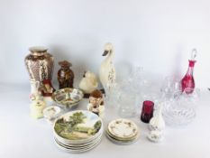 A GROUP OF DECORATIVE EFFECTS TO INCLUDE ROYAL DOULTON COLLECTORS PLATES, CROWN DEVON HONEY POT,