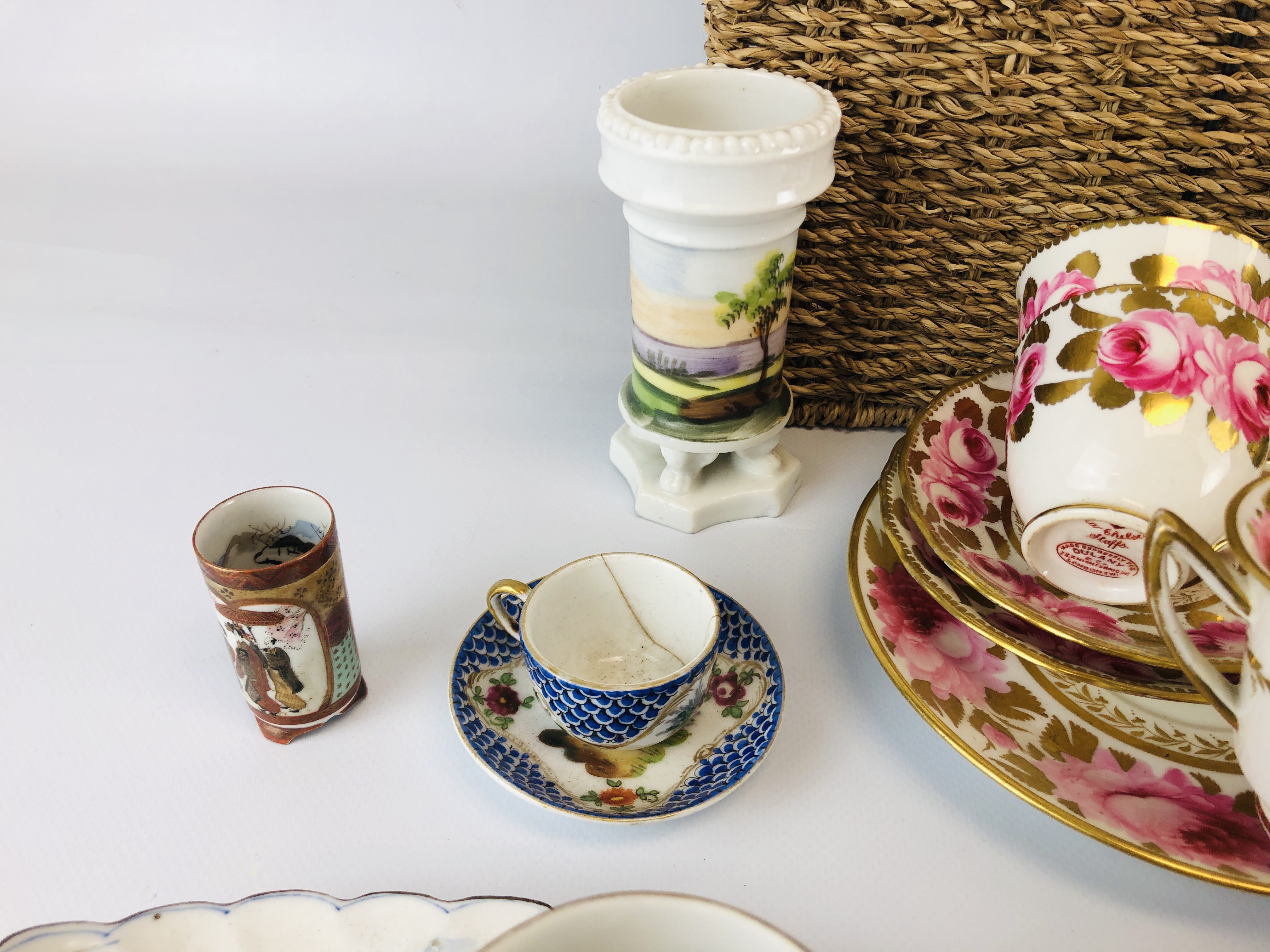 A COLLECTION OF CABINET COLLECTIBLES TO INCLUDE DAVENPORT CUP & SAUCER, GLAZED STONEWARE JUG, - Image 9 of 9