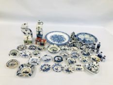 A BOX CONTAINING AN EXTENSIVE COLLECTION OF BLUE AND WHITE DELFT TO INCLUDE SALT AND PEPPER POTS,