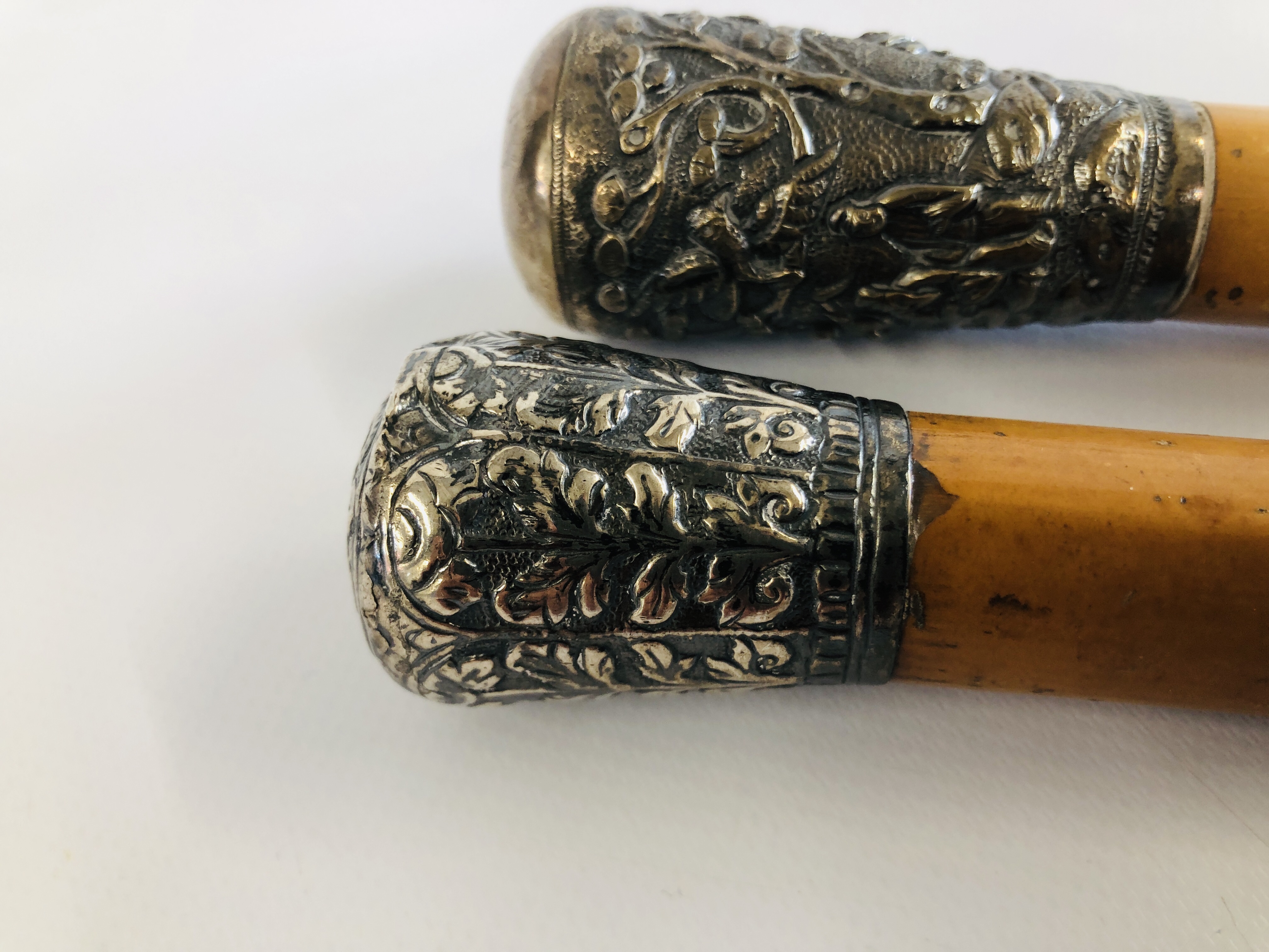 TWO VINTAGE WHITE METAL TOPPED WALKING CANES TO INCLUDE ONE ORIENTAL EXAMPLE. - Image 2 of 9