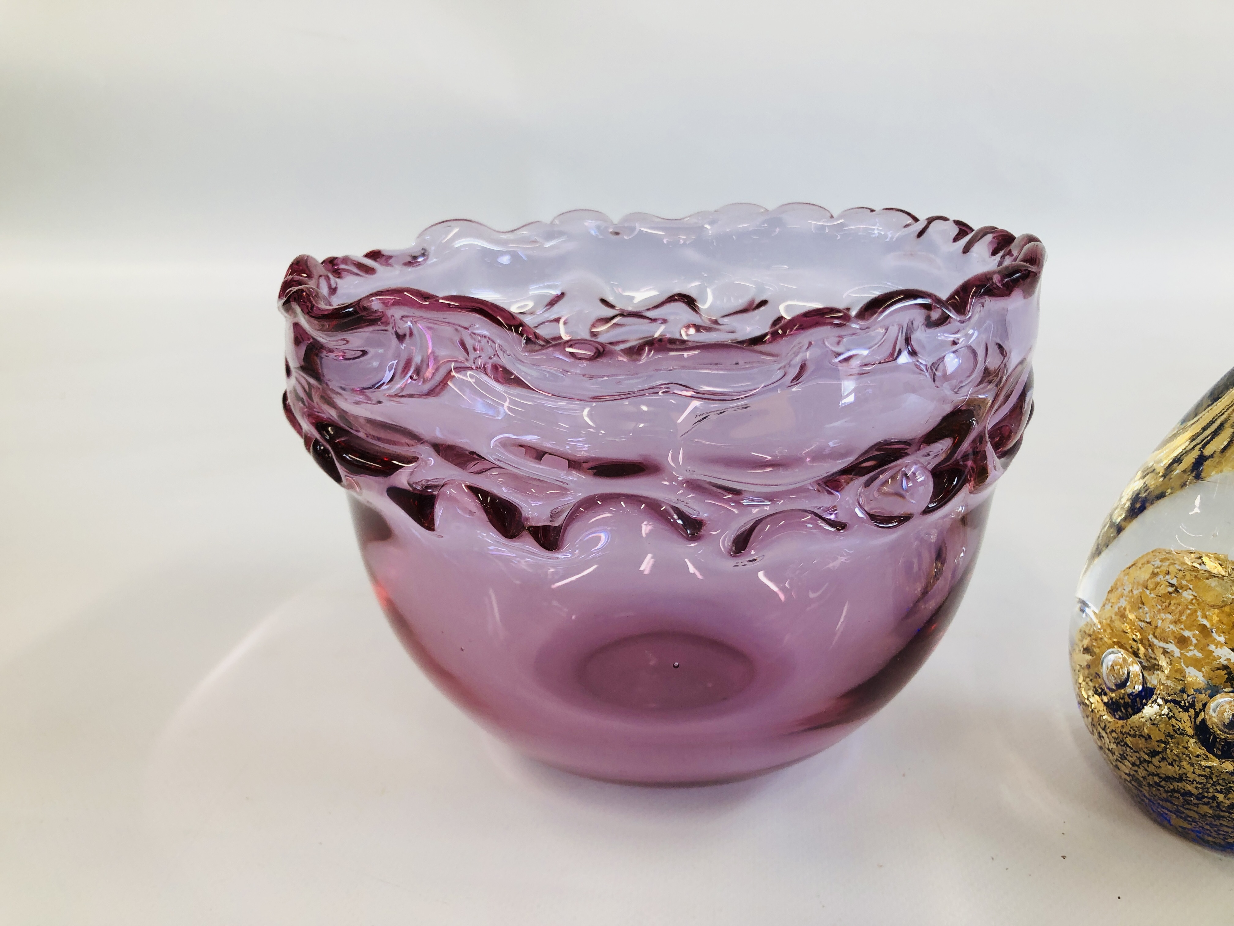 3 DESIGNER ART GLASS PIECES TO INCLUDE VASE MARKED BODA, - Image 5 of 7