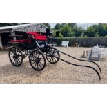 A VINTAGE 4 WHEEL PRESENTATION (WAGONETTE) CARRIAGE, SWAN NECK SHAFTS,