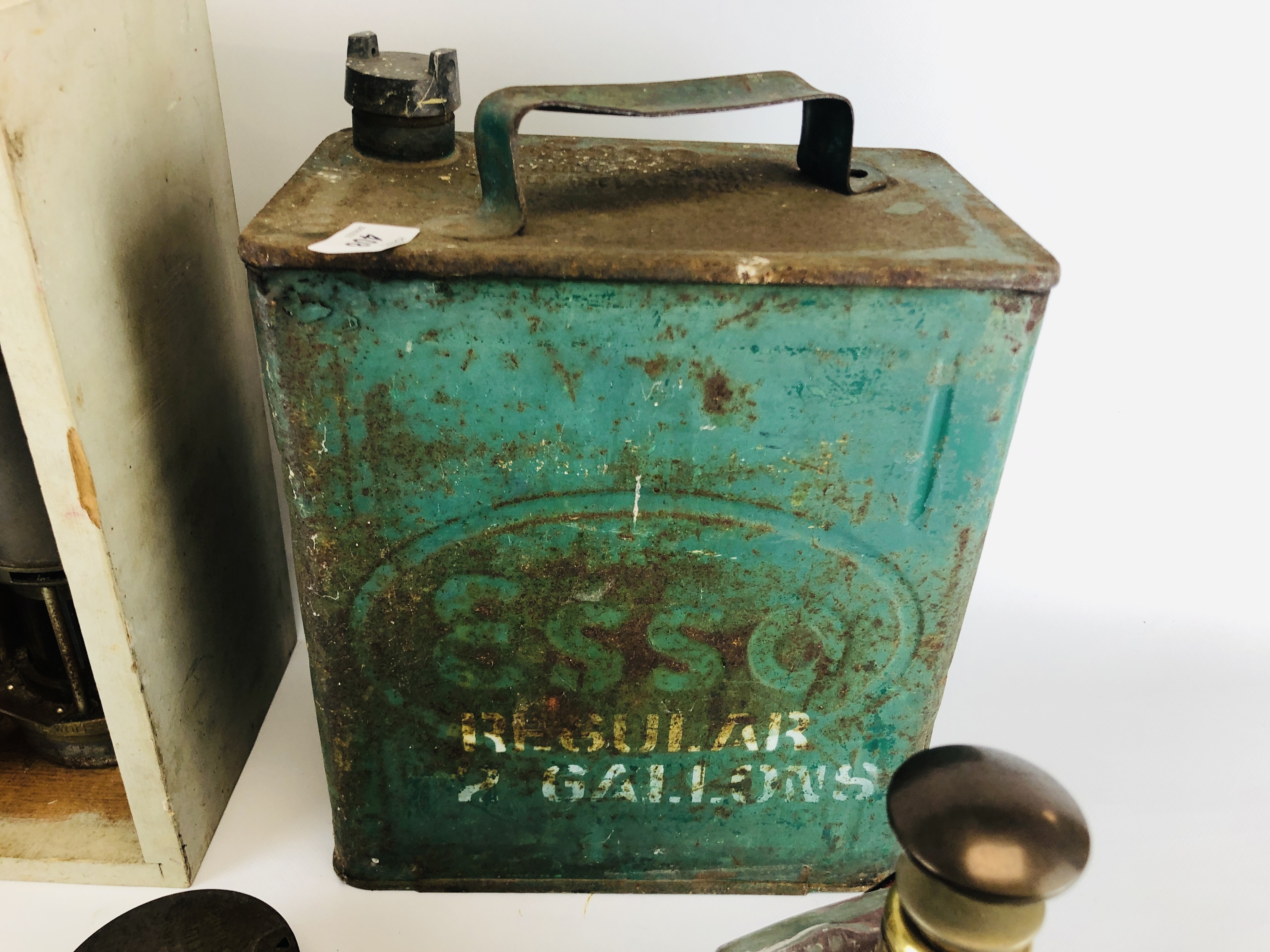 A VINTAGE BRASS MINERS LAMP IN WOODEN BOX ALONG WITH A VINTAGE ESSO CAN, JOHN PLAYERS TIN, - Image 4 of 6