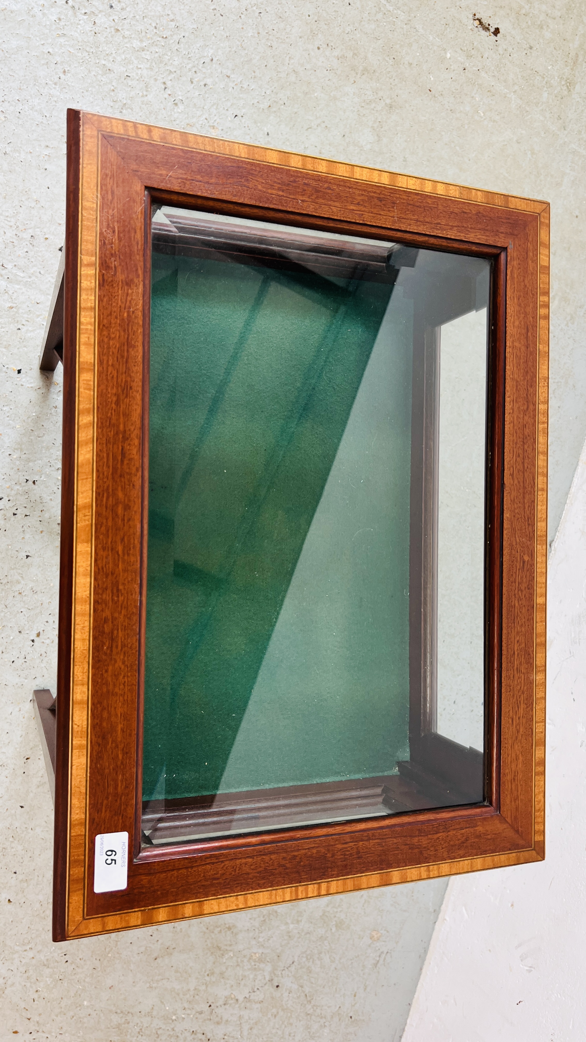 A MAHOGANY AND INLAID GLASS CASED FLOOR STANDING DISPLAY CASE W 57CM. H 76CM. D 40CM. - Image 7 of 11