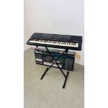 YAMAHA PSR-400 ELECTRIC KEYBOARD IN ORIGINAL BOX ALONG WITH A CROCODILE SYSTEM STAND - SOLD AS SEEN.