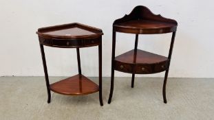 TWO REPRODUCTION MAHOGANY FINISH SINGLE DRAWER CORNER CONSOLE TABLES - H 95CM AND H 78CM.