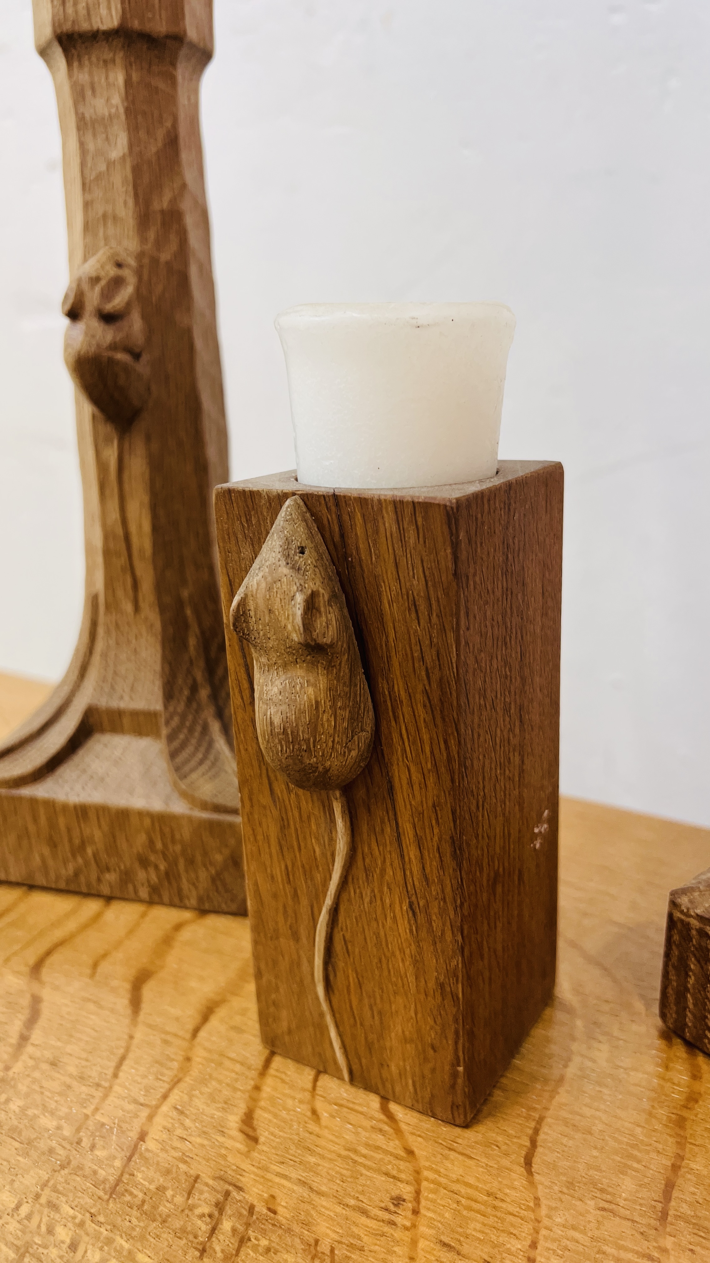 A PAIR OF ROBERT MOUSEMAN THOMPSON TABLE LAMPS HEIGHT 27CM ALONG WITH AN OAK CANDLE STICK WITH - Image 9 of 12