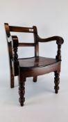 A PERIOD STYLE HARDWOOD CHILD'S CARVER CHAIR ON TURNED SUPPORTS. H 53CM.