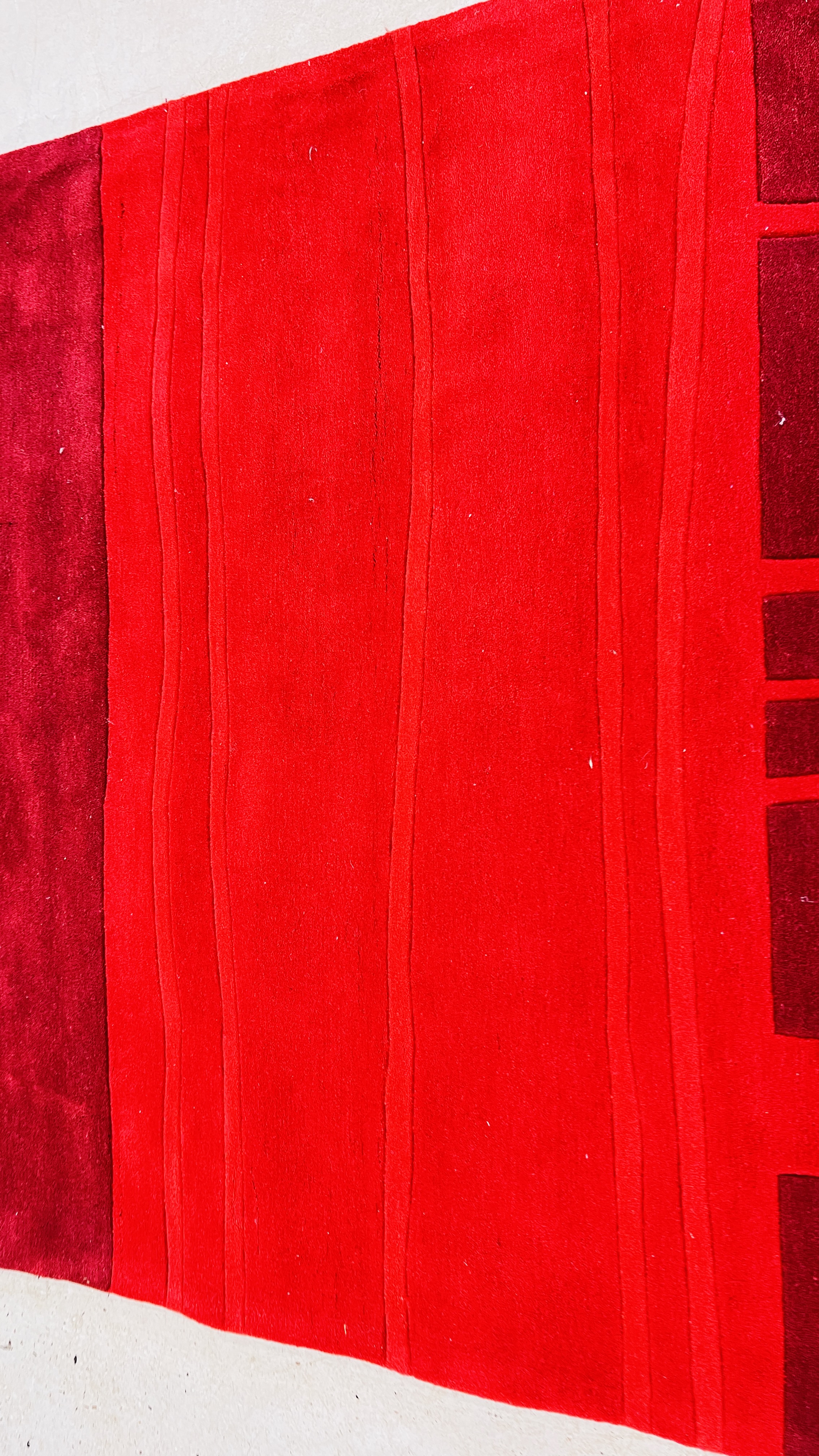 A MODERN CROSSLEY STAIN RESISTANT METROPOLITAN RED STRIPE RUG, 150CM X 240CM. - Image 3 of 5