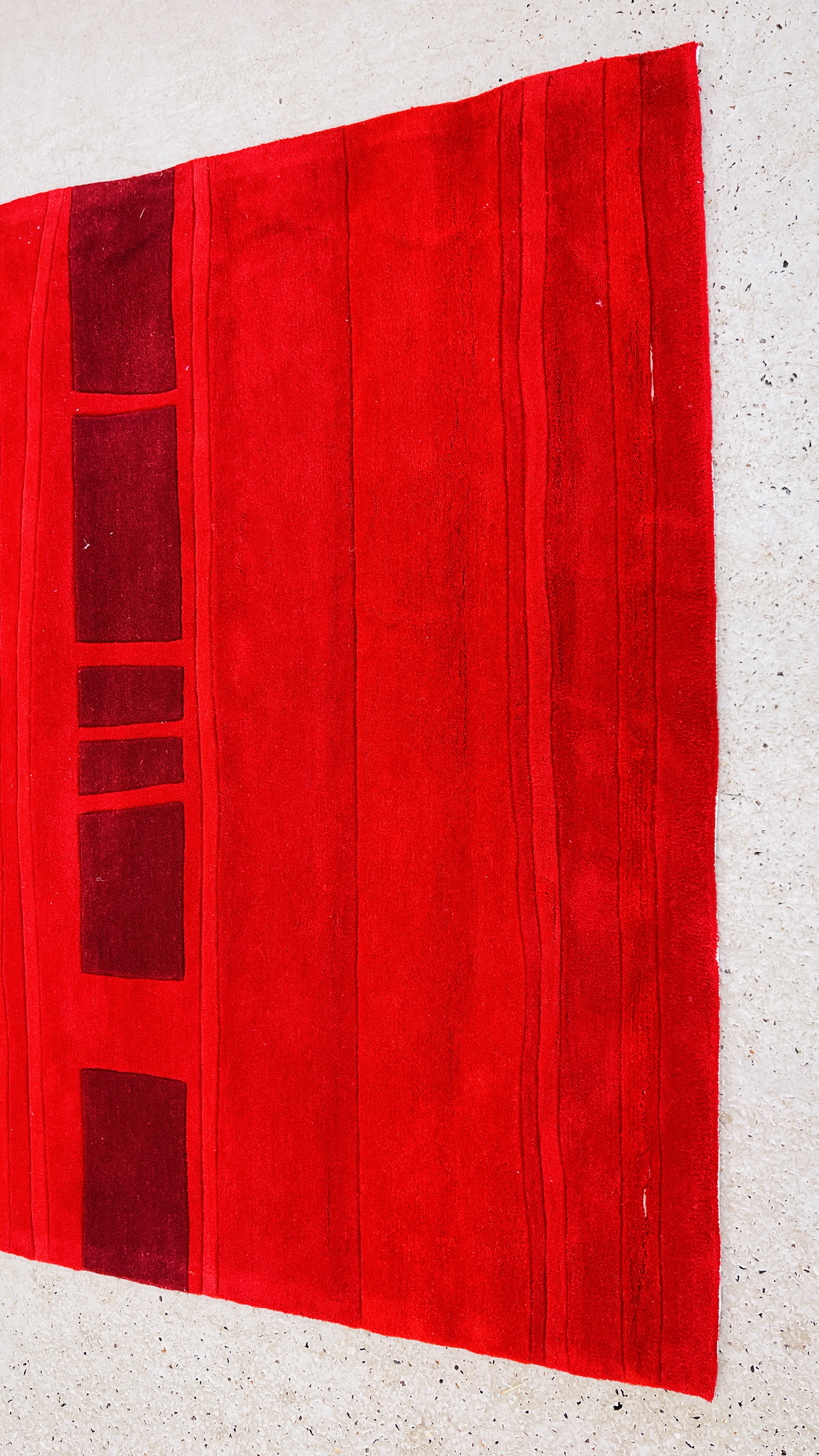 A MODERN CROSSLEY STAIN RESISTANT METROPOLITAN RED STRIPE RUG, 150CM X 240CM. - Image 2 of 5