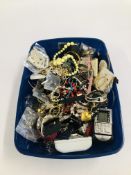 A TRAY OF MODERN ASSORTED COSTUME JEWELLERY TO INCLUDE WATCHES.