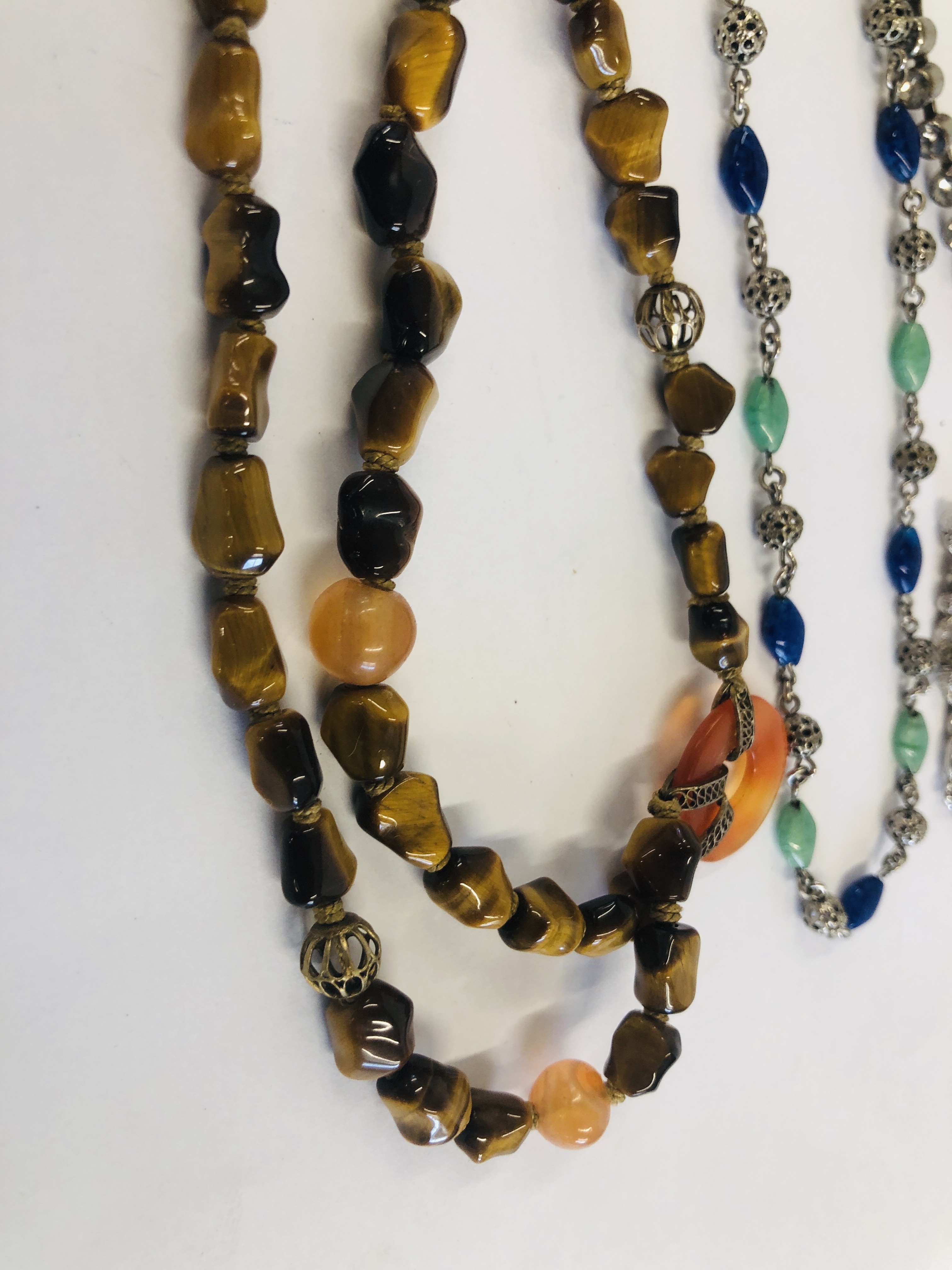 A GROUP OF VINTAGE NECKLACES TO INCLUDE MARCASITE AND TIGERS EYE, - Image 5 of 13