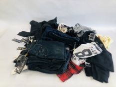 A QUANTITY OF AS NEW CLOTHING TO INCLUDE JEANS, TOPS AND SKIRT ETC.