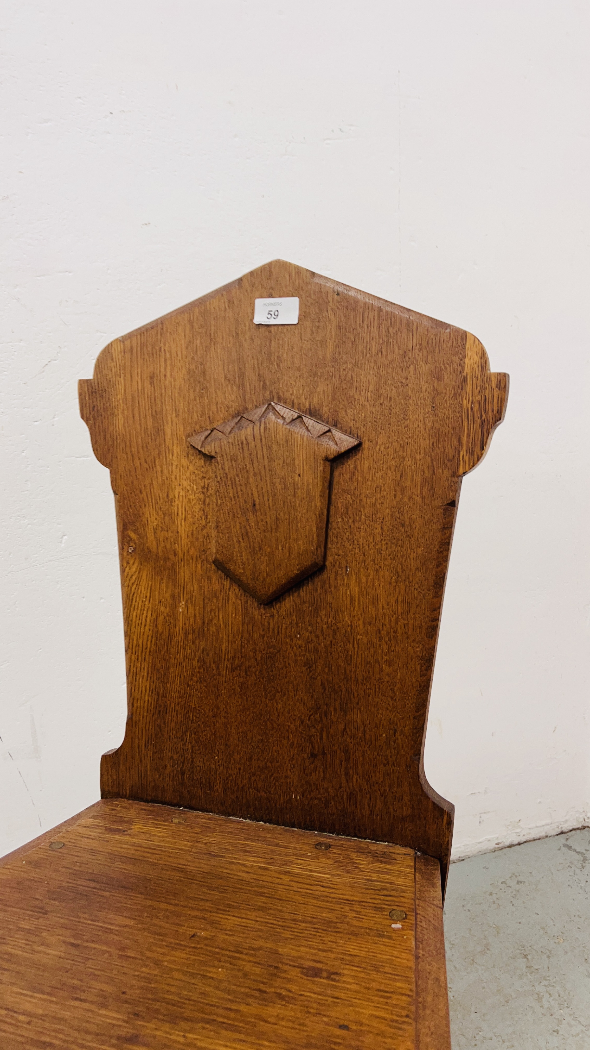 A VICTORIAN OAK HALL CHAIR. - Image 2 of 8
