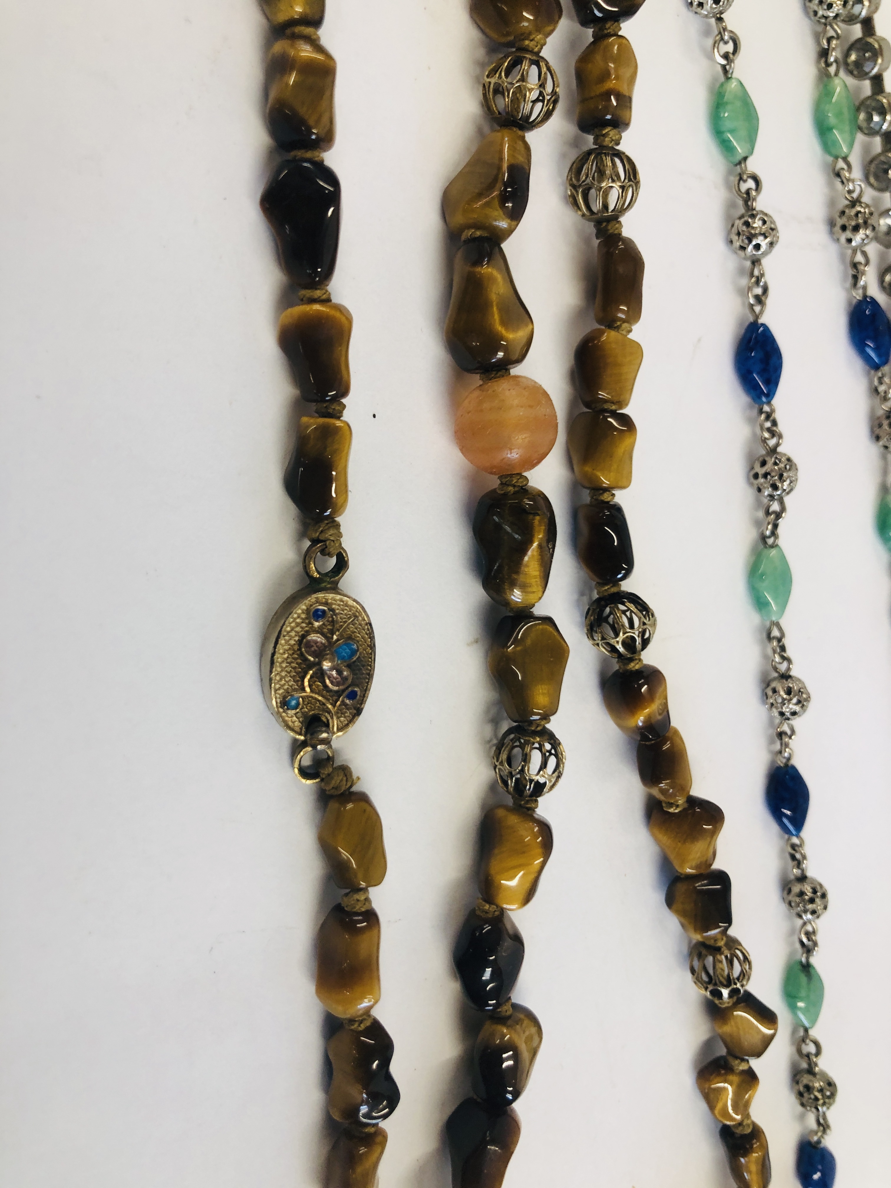 A GROUP OF VINTAGE NECKLACES TO INCLUDE MARCASITE AND TIGERS EYE, - Image 4 of 13