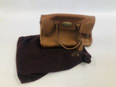 A MULBERRY BAYWATER TAN LEATHER DESIGNER HANDBAG WITH DUST BAG