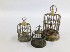 A GROUP OF 3 VINTAGE MINIATURE BRASS BIRD CAGES (TALLEST 18.