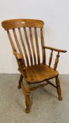 A TRADITIONAL SLAT BACK WINDSOR STYLE CHAIR.