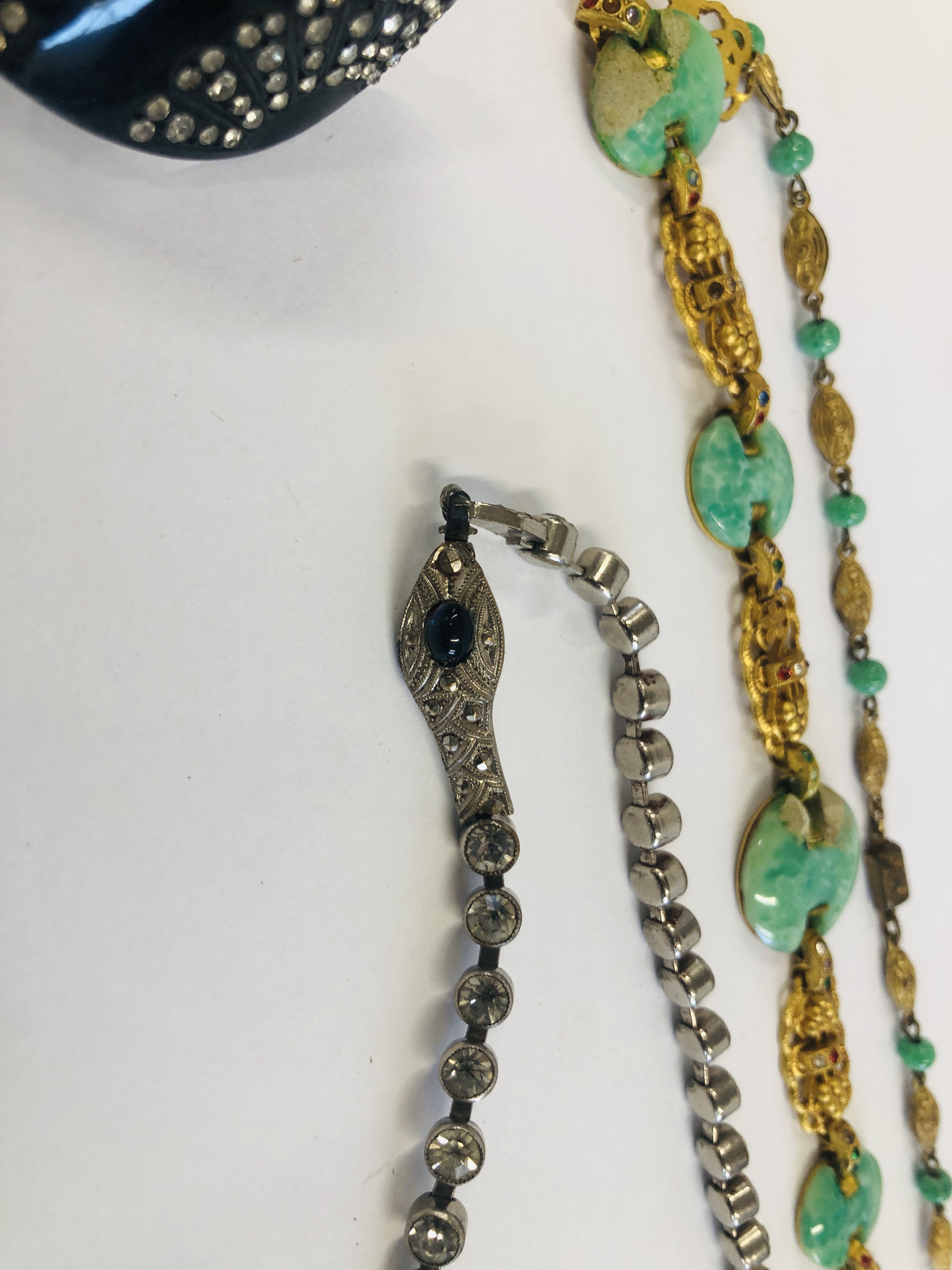 A GROUP OF VINTAGE NECKLACES TO INCLUDE MARCASITE AND TIGERS EYE, - Image 9 of 13