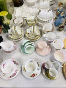 A COLLECTION OF SUNDRY CHINA TO INCLUDE SHELLEY AND FOLEY EXAMPLES.