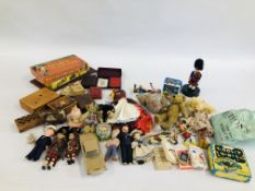 A BOX OF VINTAGE TOYS AND TEDDY BEARS TO INCLUDE PLAYING CARDS, SNAKES AND LADDERS,
