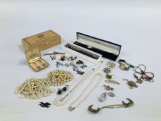 BOX OF MIXED VINTAGE COSTUME JEWELLERY.