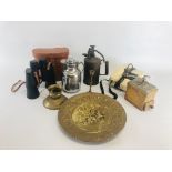 A BOX OF COLLECTIBLES TO INCLUDE A SIEMENS TELEPHONE, VINTAGE GRINDER,