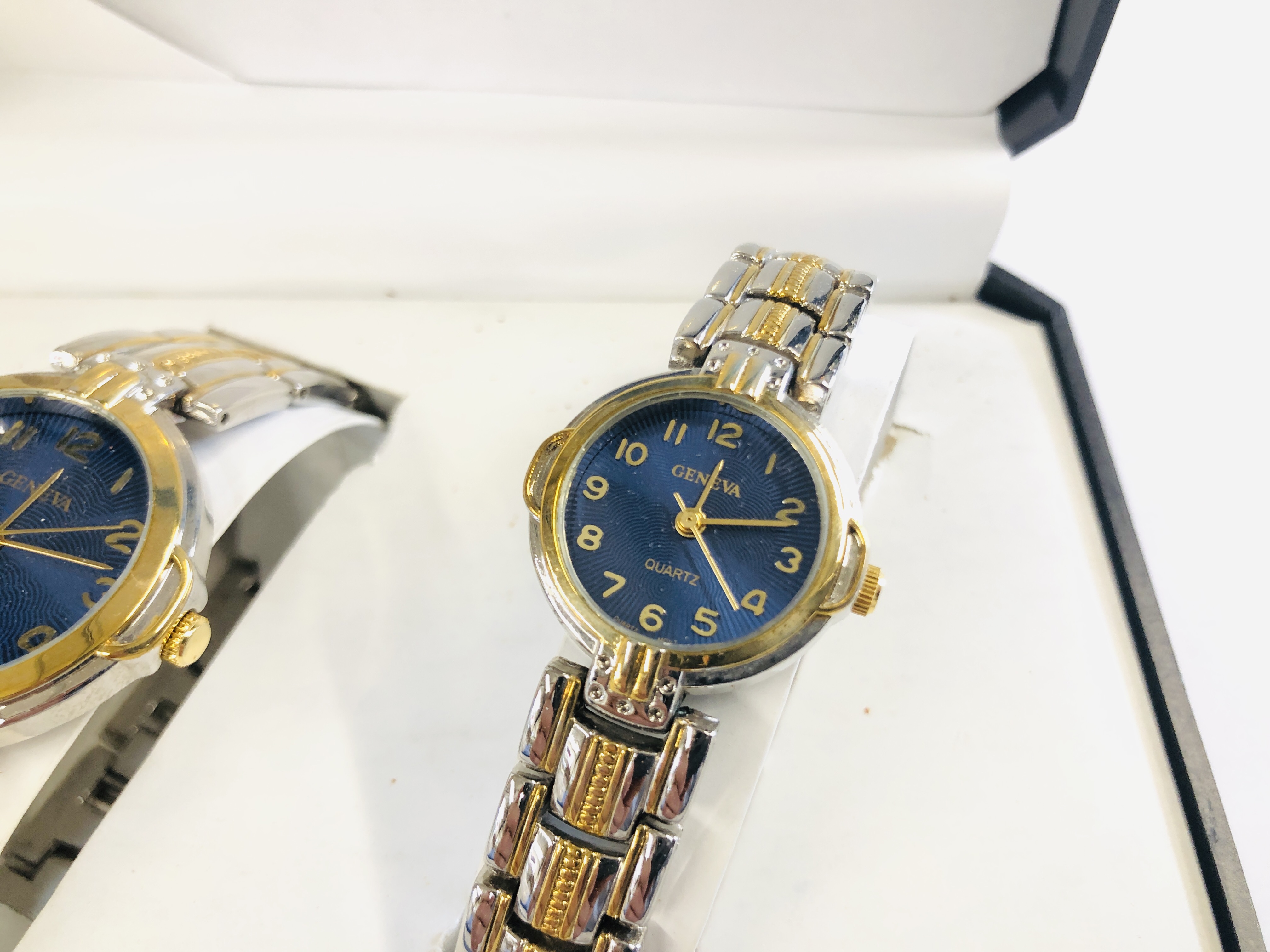 A BOXED "GENEVA" QUARTZ WATCH HIS AND HER SET. - Image 3 of 5
