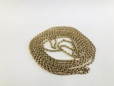 A VINTAGE 9CT GOLD GUARD CHAIN APPROX L 186CM.