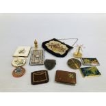 A BOX CONTAINING VINTAGE COMPACTS, BAGS, PURSE ETC.