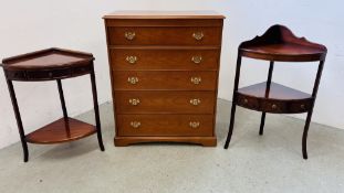 TWO REPRODUCTION MAHOGANY FINISH SINGLE DRAWER CORNER CONSOLE TABLES - H 95CM AND H 78CM AND A