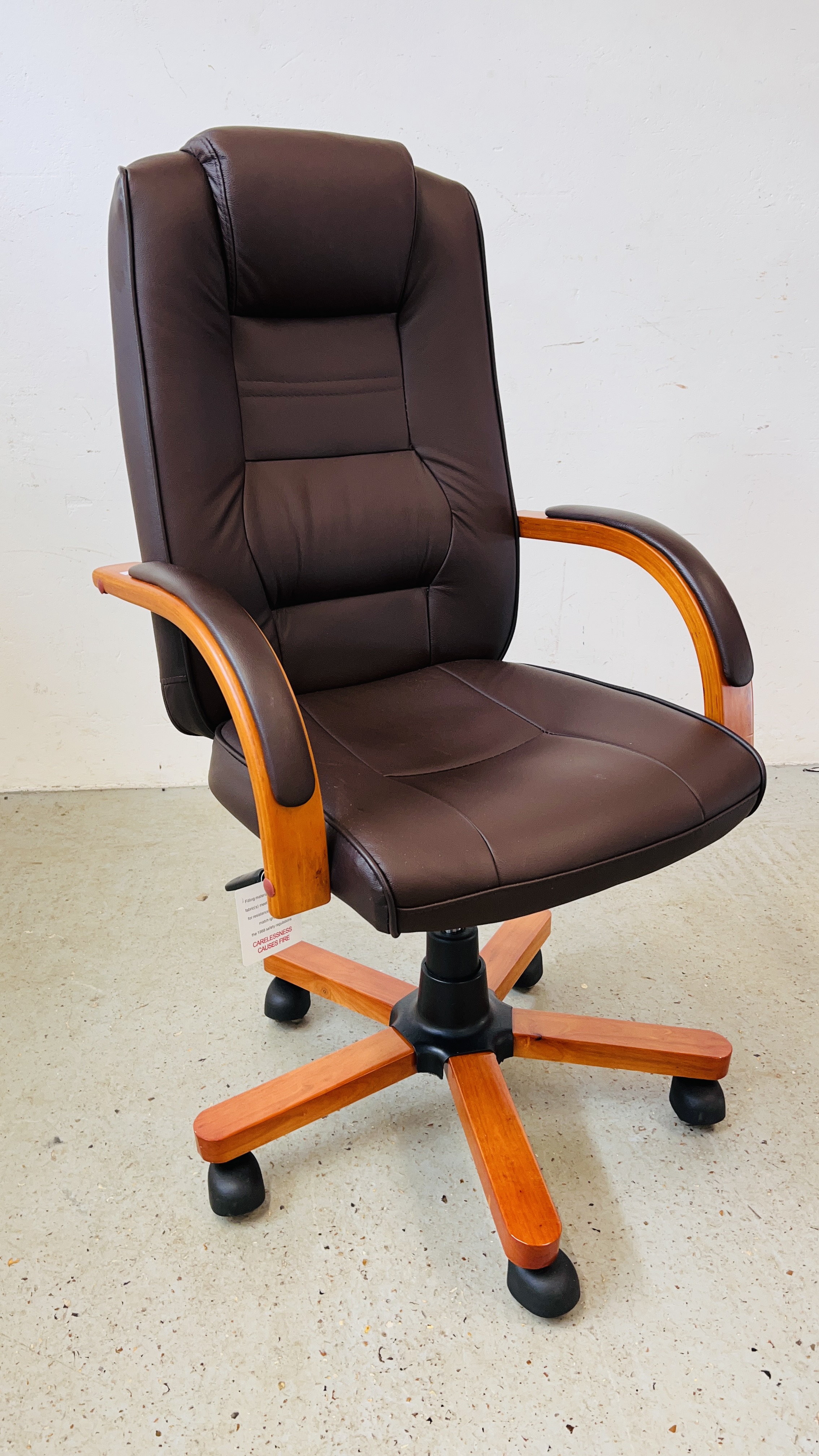 A GOOD QUALITY EXECUTIVE HOME OFFICE CHAIR - Image 7 of 7