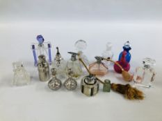 A GROUP OF APPROX 14 VINTAGE GLASS PERFUME BOTTLES OF VARIOUS DESIGNS, INCLUDING SILVER BANDED,