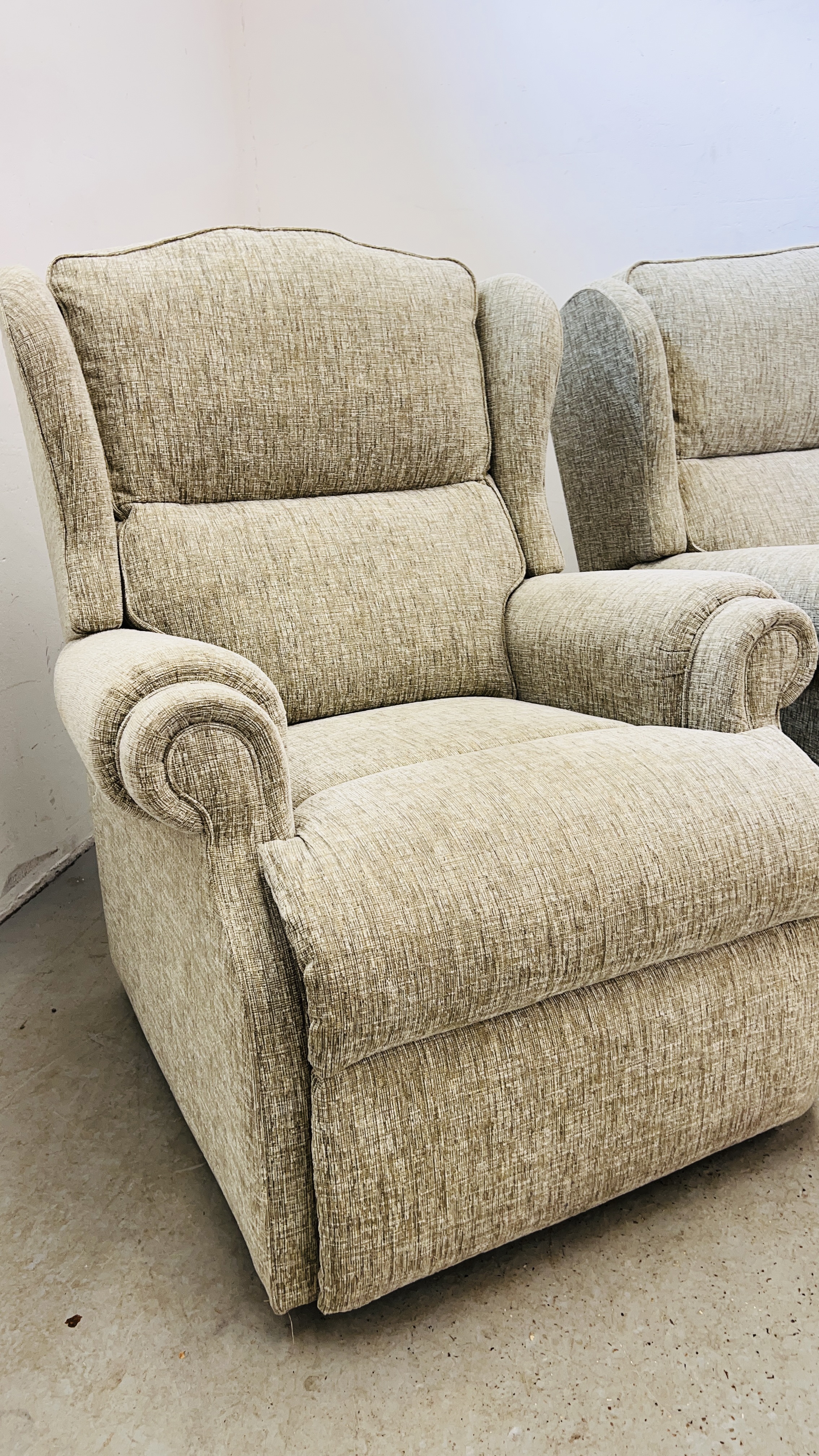A GOOD QUALITY "SHERBORNE" TWO SEATER SOFA W 140CM X D 82CM X H 94CM ALONG WITH A MATCHING ARMCHAIR. - Image 13 of 14